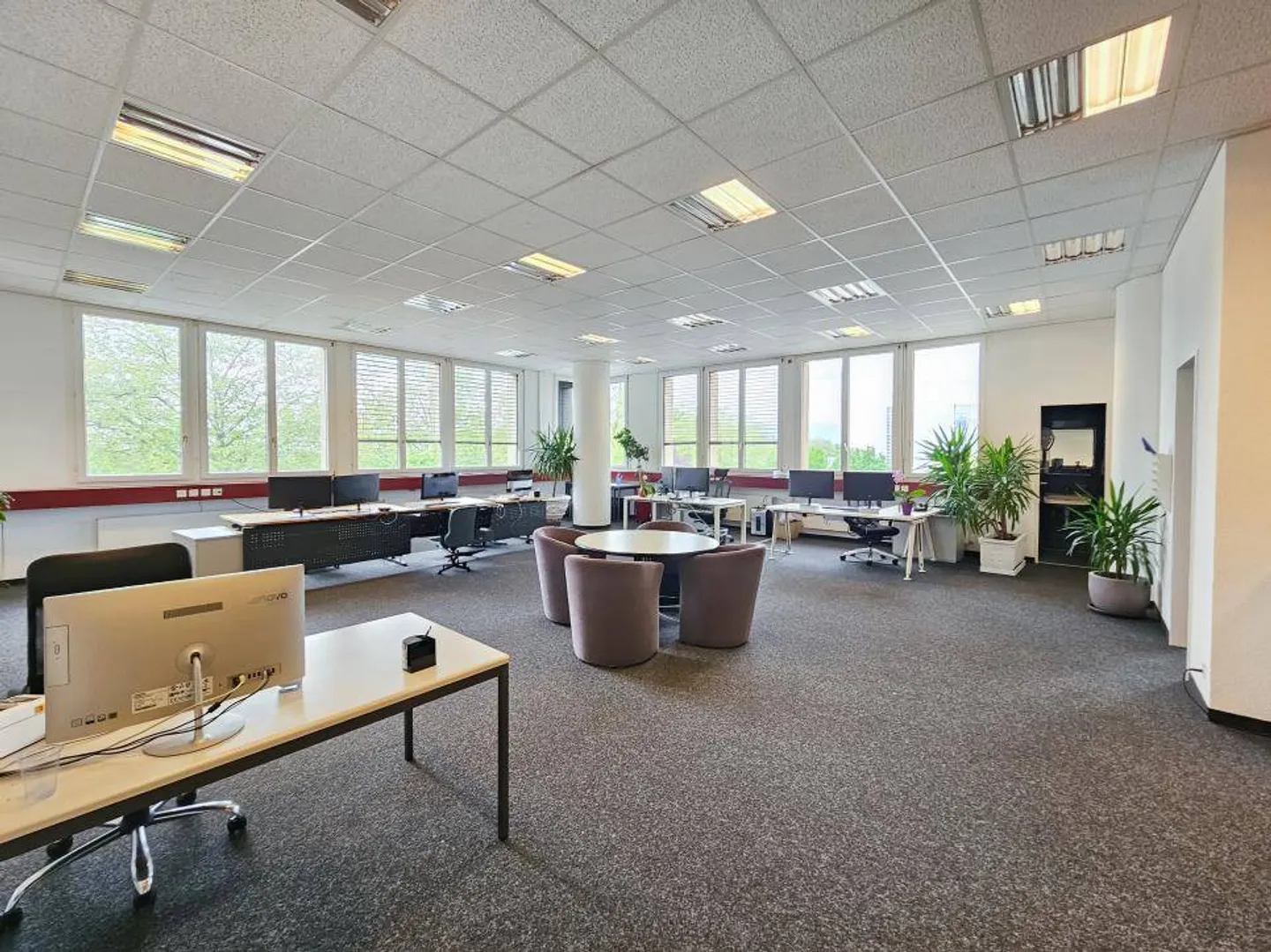 Büros/Handwerk im 1. Stock 234m² zu verkaufen mit 6 Innenparkplätzen - Foto 1 von 6