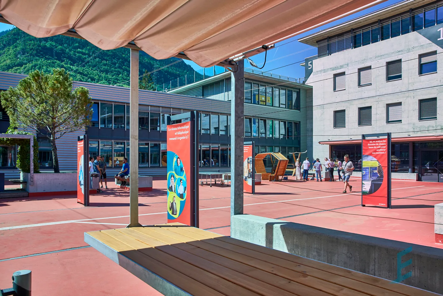 Offices for rent in the heart of the Swiss Digital Center - Photo 5 of 14