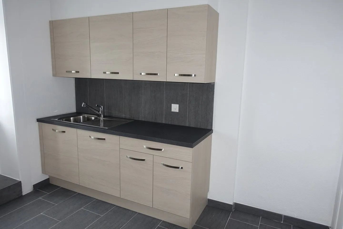 3 MODERN ROOMS CLOSE TO ALL AMENITIES! - Photo 2 of 6