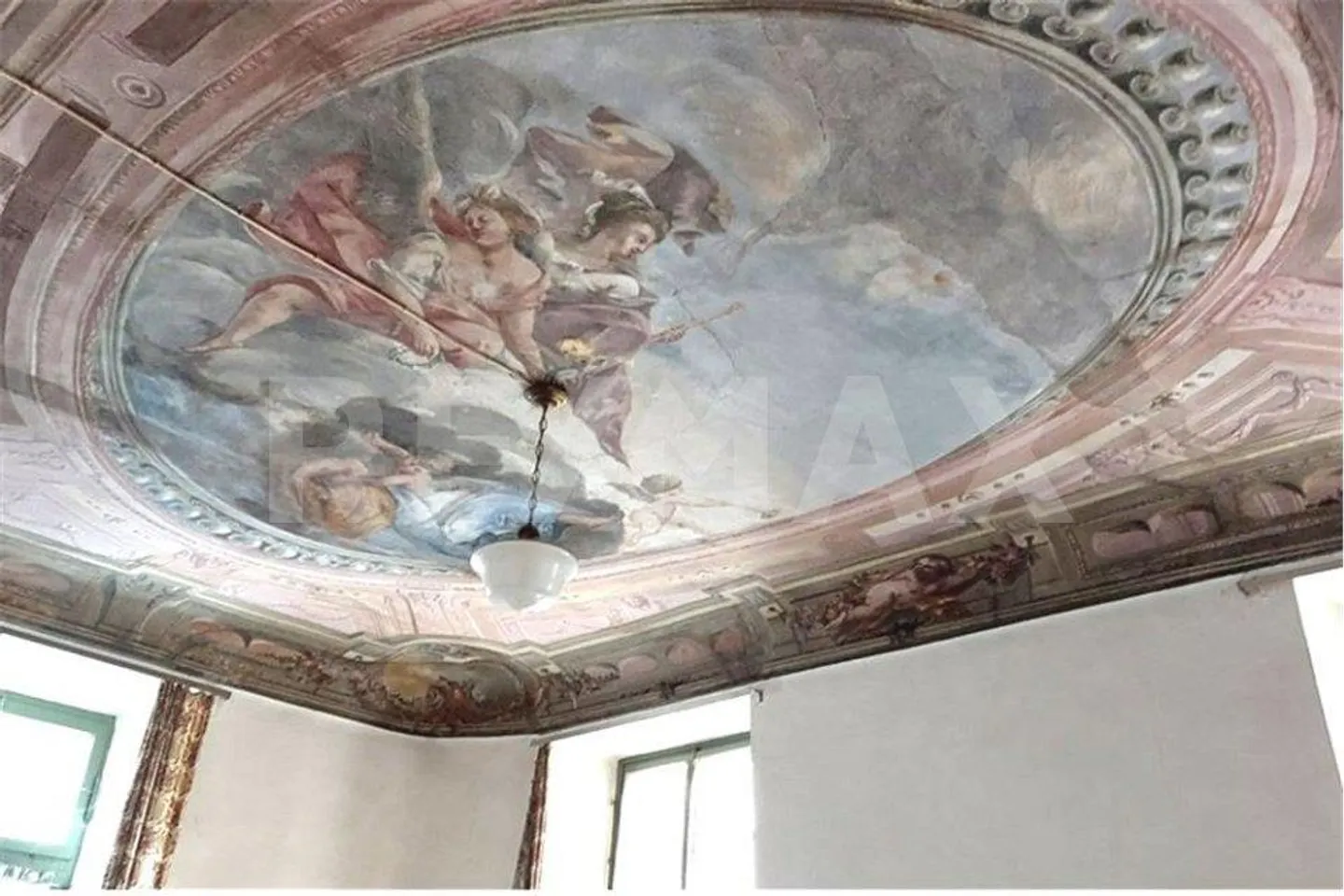 Antikes Wohnhaus mit Dachboden und kleinem Innenhof/Garten, zu renovieren - Foto 6 von 10