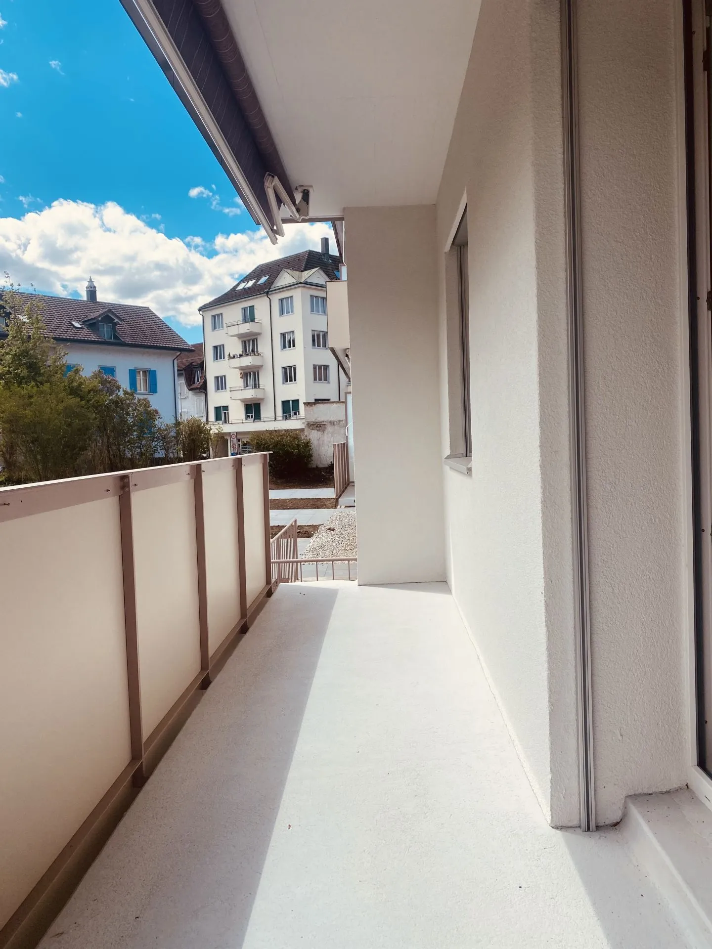 Deuxième occupation 1er étage gauche W-2001, appartement 3.5 pièces avec balcon - Photo 2 sur 8