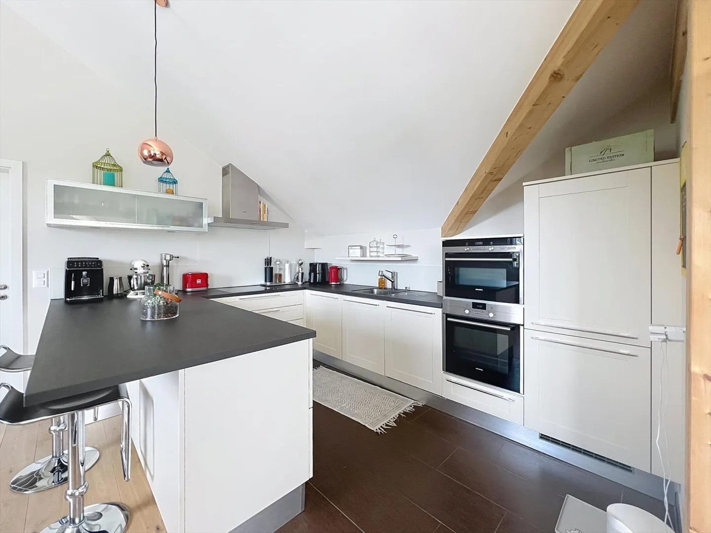 Prächtiges Dachgeschoss mit gemeinsamem baumgesäumtem Park - Foto 4 von 7