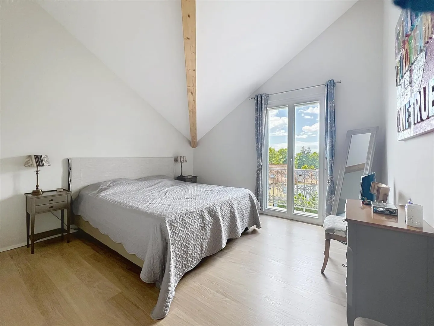 Prächtiges Dachgeschoss mit gemeinsamem baumgesäumtem Park - Foto 6 von 7