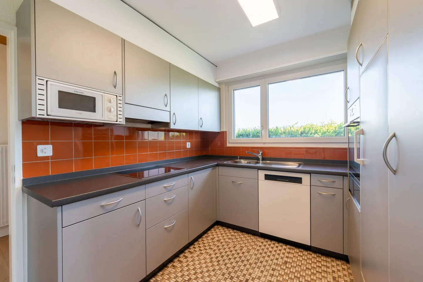 Casa Doppia Familiare in Ottima Posizione a Rothrist da Affittare - Foto 6 di 16