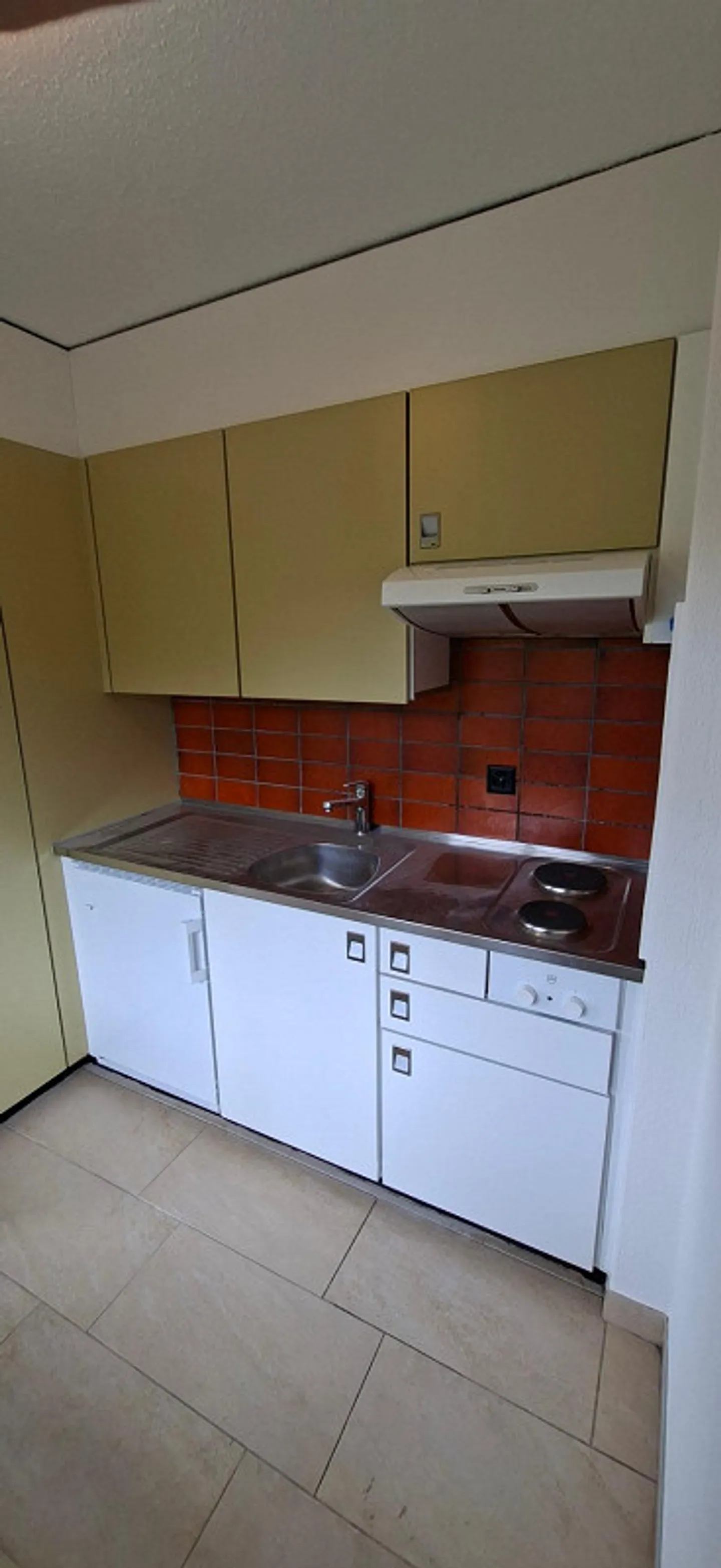 Charming 1-room apartment with balcony - Photo 3 of 7