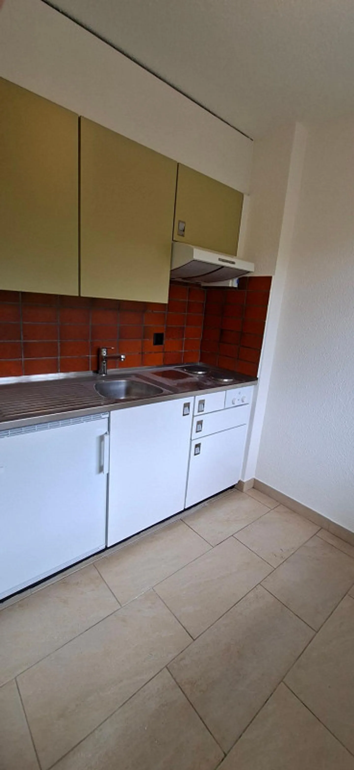 Charming 1-room apartment with balcony - Photo 2 of 7