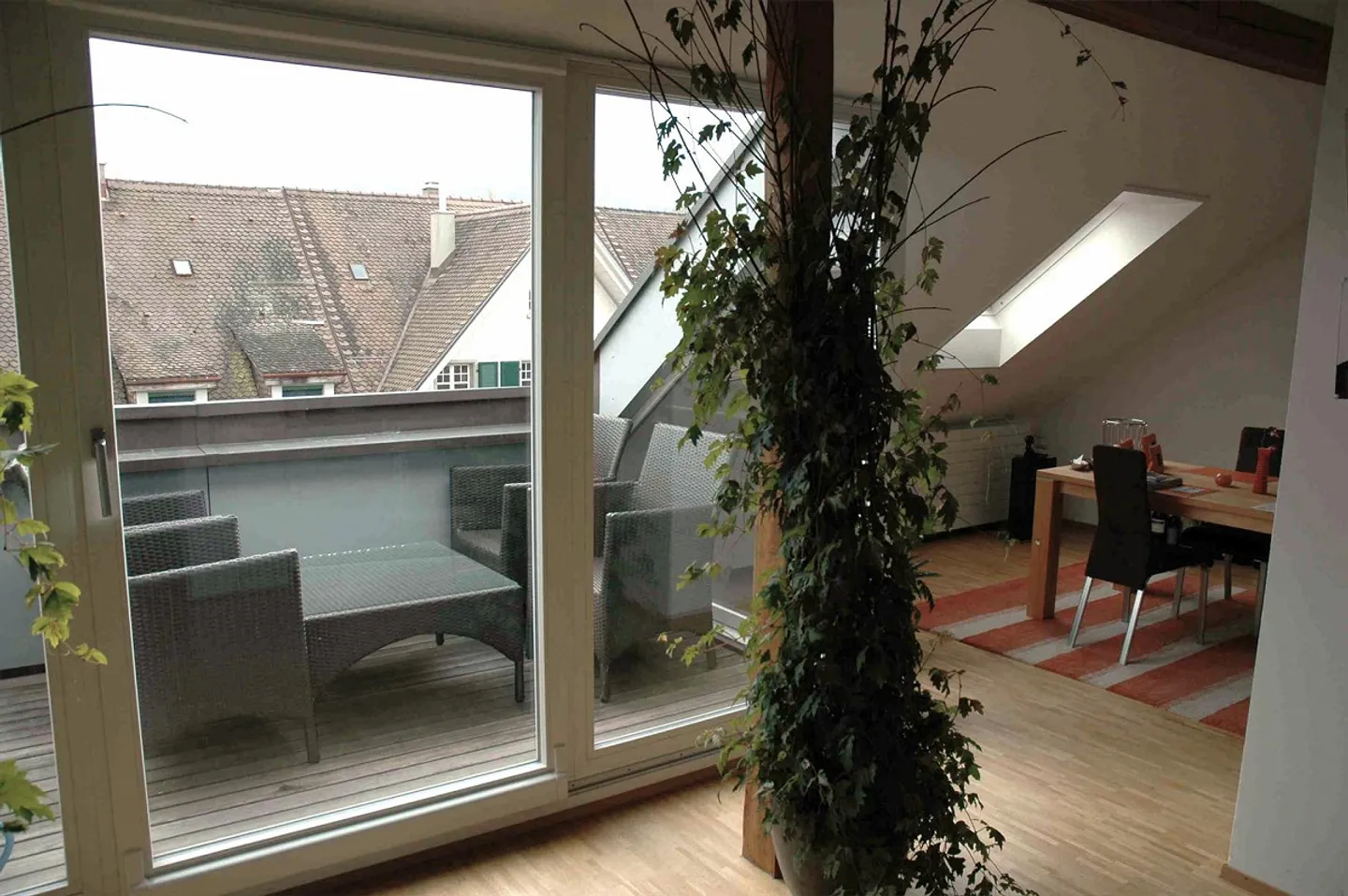 Attico attraente con terrazza sul tetto nel popolare quartiere Mattenhof - Foto 6 di 27