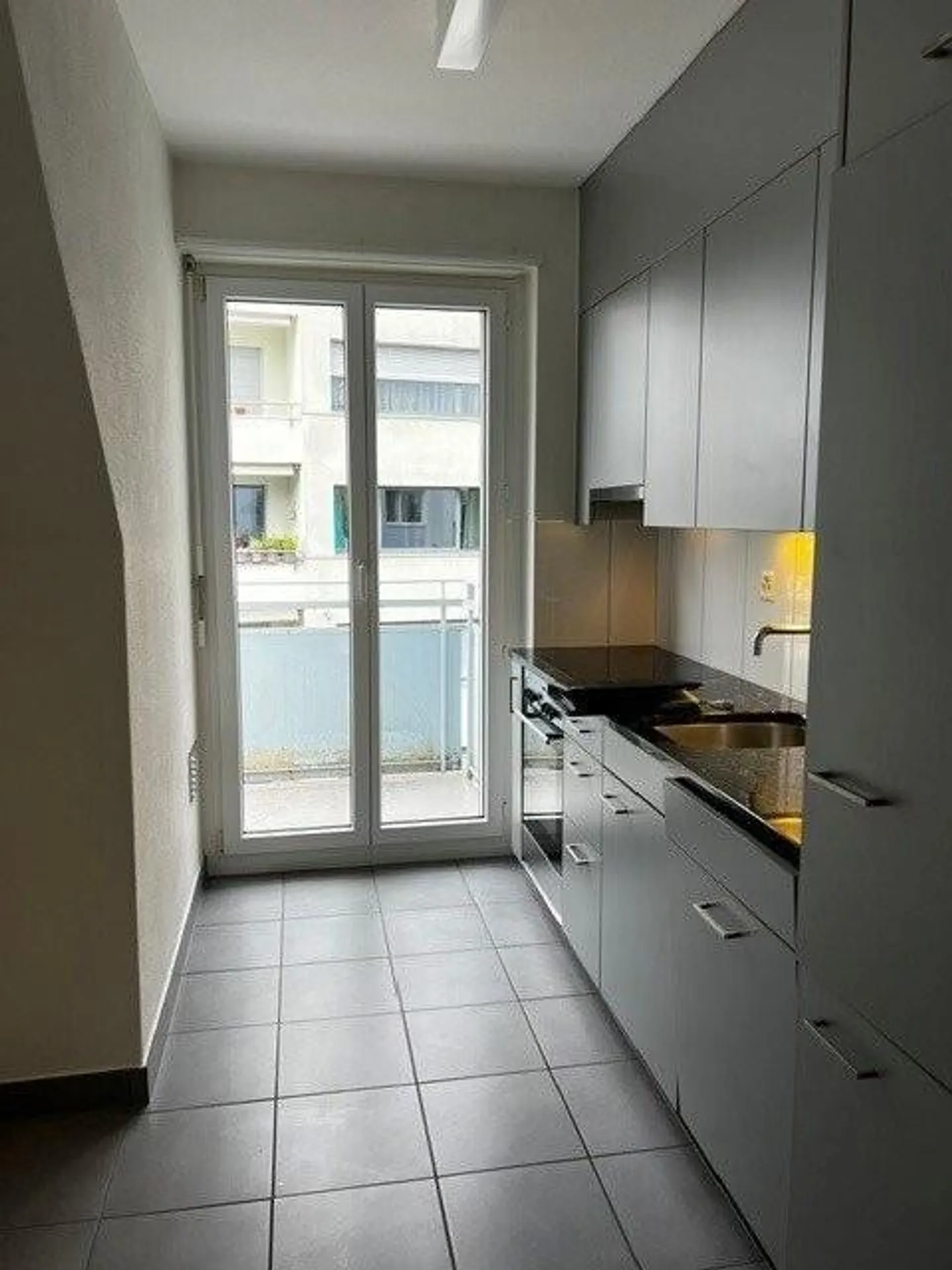 Grosszügige und helle 4-Zimmerwohnung in Zürich - Foto 1 di 6