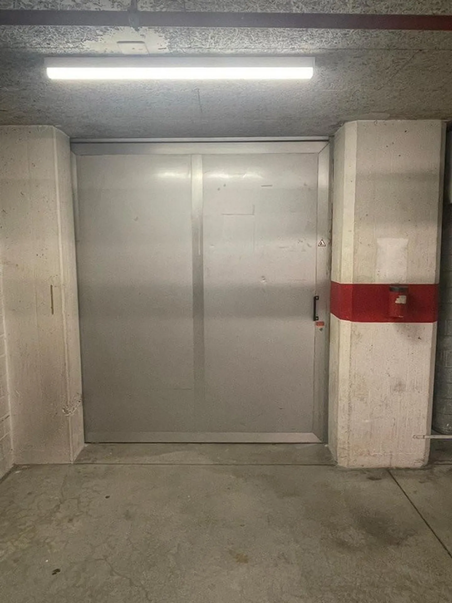 AFFITTO SENZA DEPOSITO - Magazzino in posizione centrale a Bremgarten - Foto 4 di 6