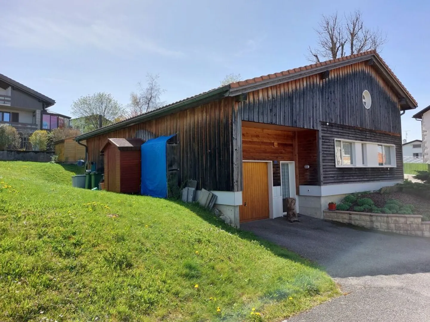 VILLA UNIFAMILIARE CON GRANDE GIARDINO - Foto 1 di 12