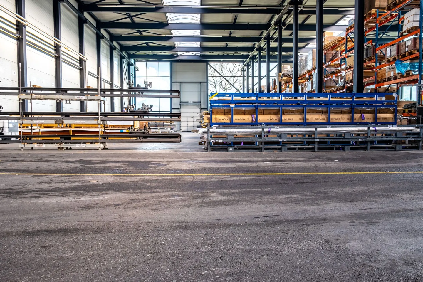 Moderna sala di produzione o magazzino con quasi 11 m di altezza - Foto 3 di 8