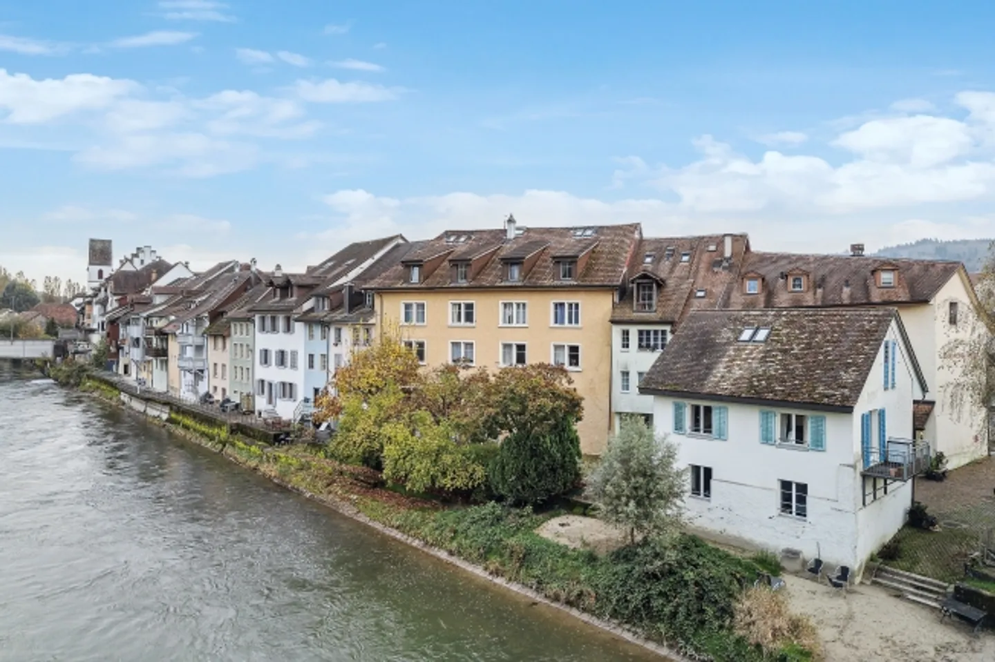 Affascinante proprietà residenziale e commerciale con 8 unità - Foto 5 di 11
