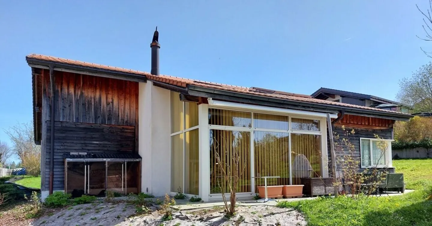 VILLA UNIFAMILIARE CON GRANDE GIARDINO - Foto 2 di 12