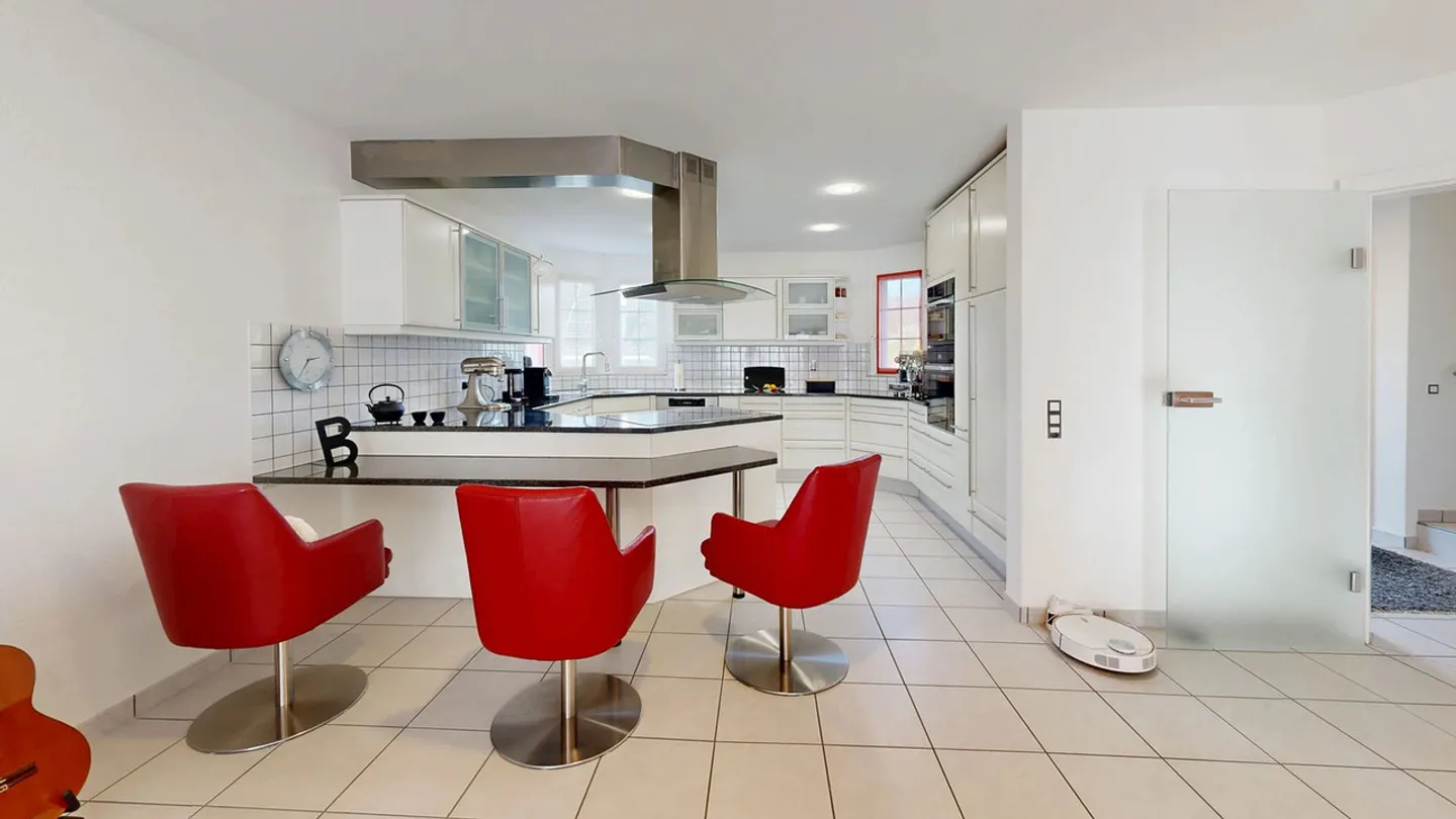 Family-friendly 5.5-room semi-detached house with fireplace and sauna - Photo 6 of 23