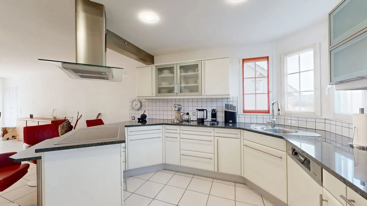 Family-friendly 5.5-room semi-detached house with fireplace and sauna - Photo 7 of 23