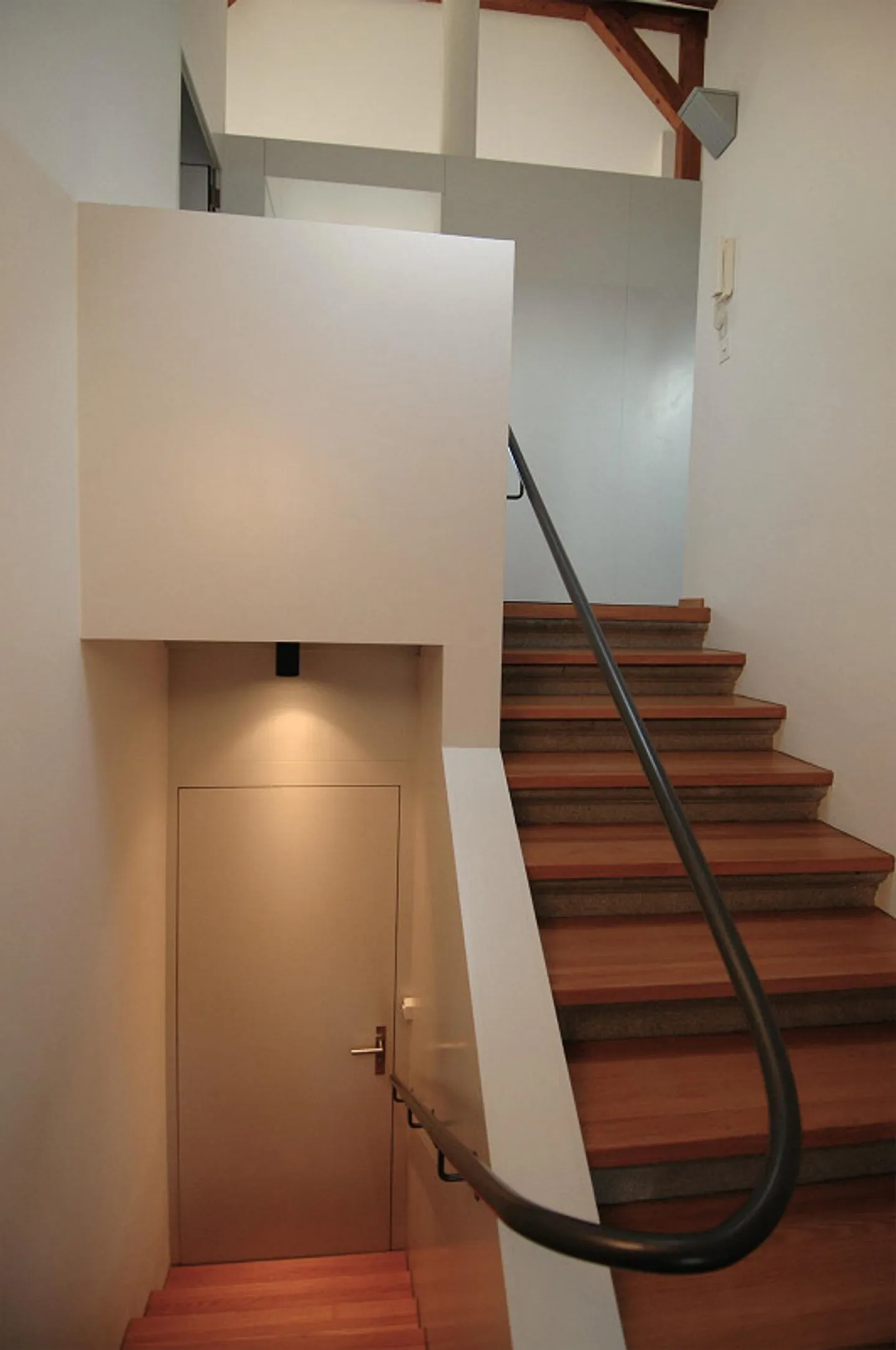 Attico attraente con terrazza sul tetto nel popolare quartiere Mattenhof - Foto 23 di 27