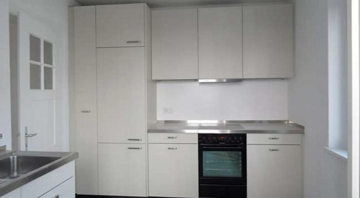 Charming old apartment meets modern living comfort - Photo 2 of 5