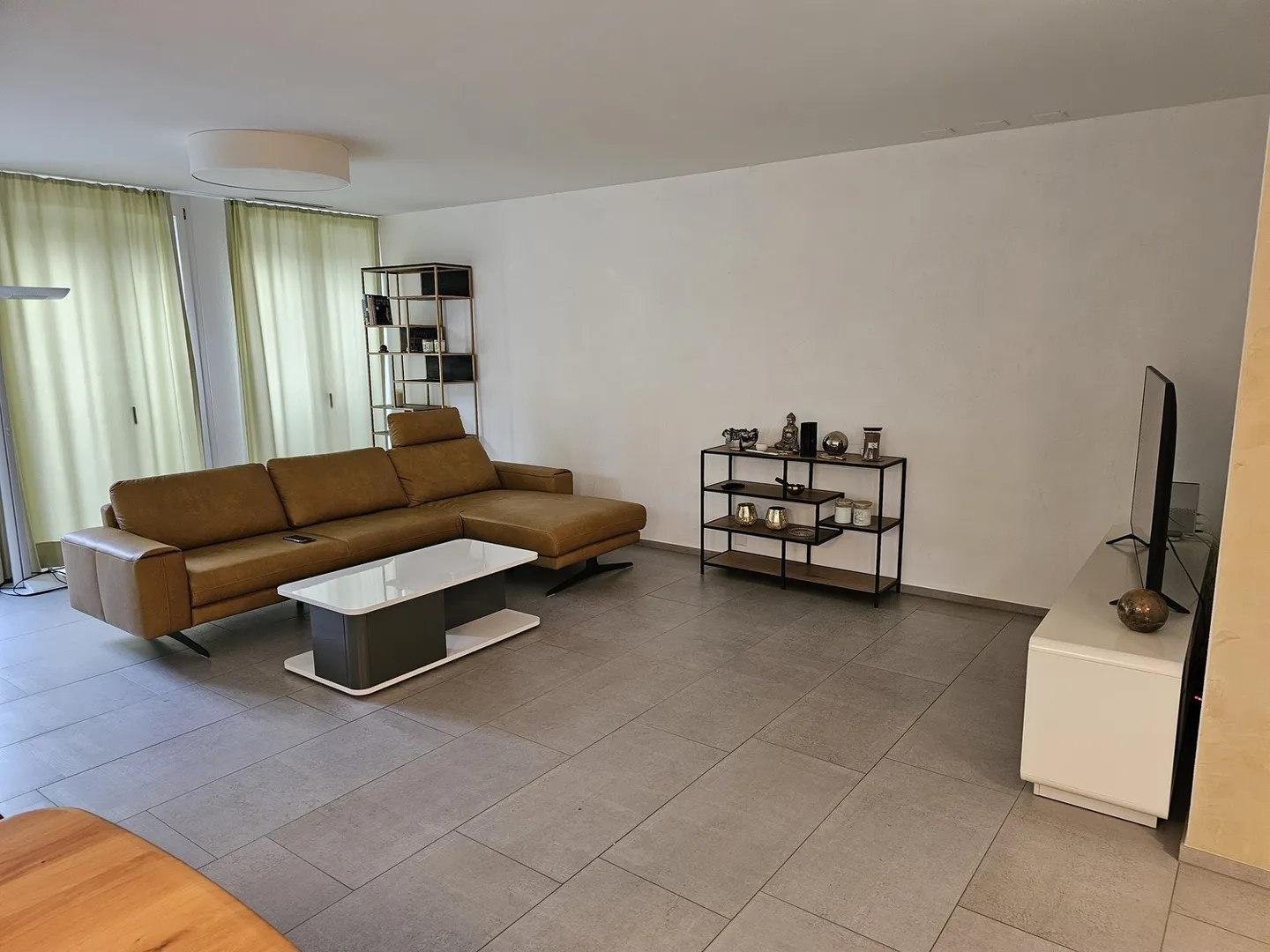 3.5 Zimmer Terrassen Wohnung, möbliert - Foto 1 von 10