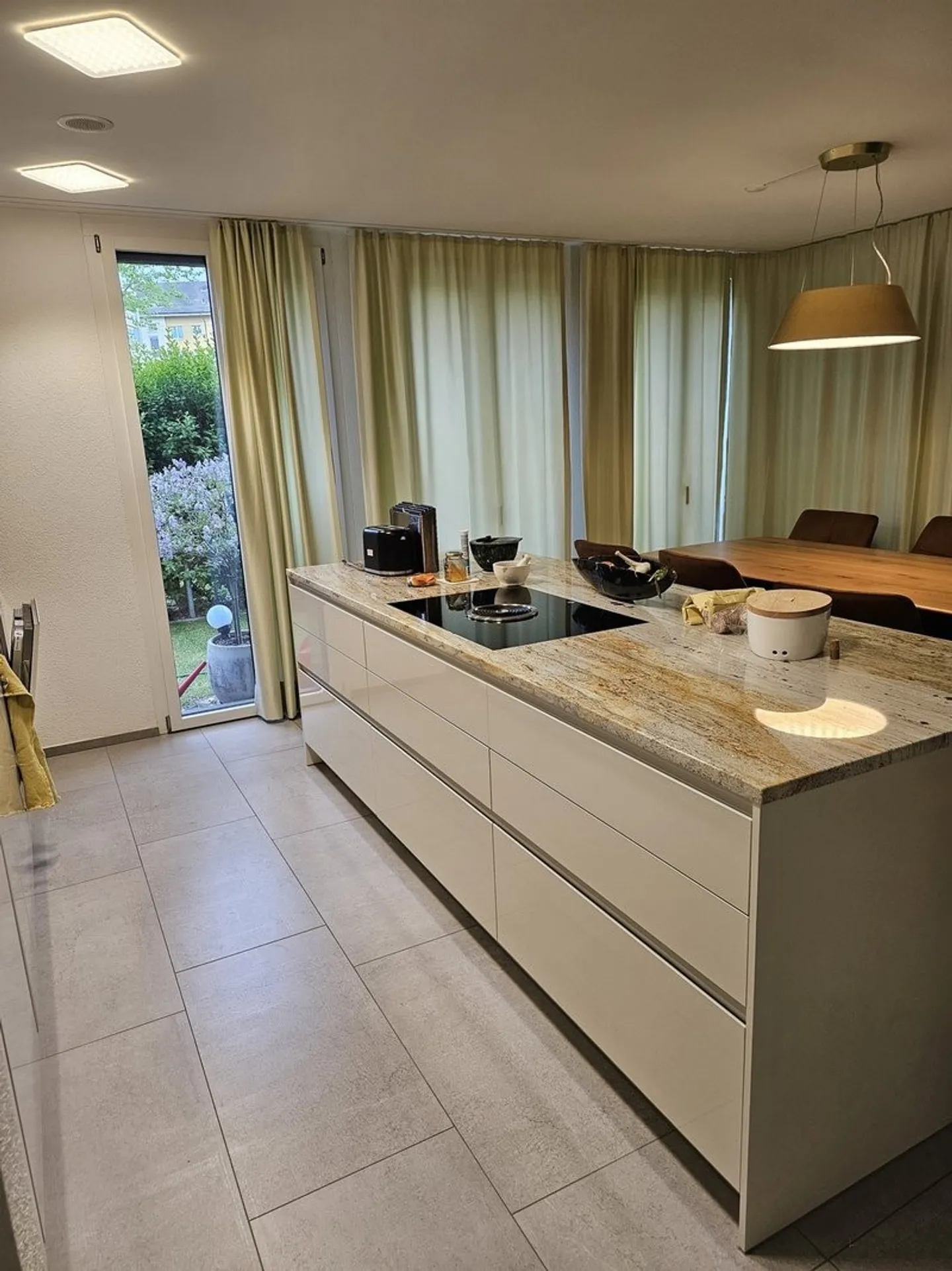 3.5 Zimmer Terrassen Wohnung, möbliert - Foto 4 von 10