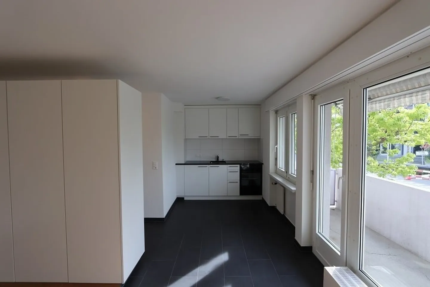 Appartamento ristrutturato di 1,5 stanze con balcone - Foto 2 di 4