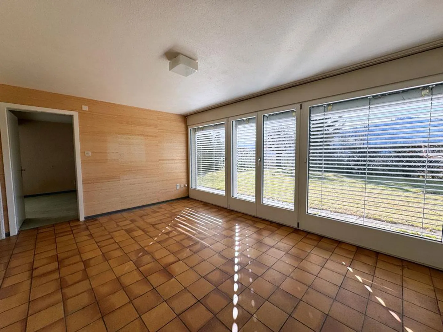 Villa in exclusive southern slope location - Photo 8 of 15