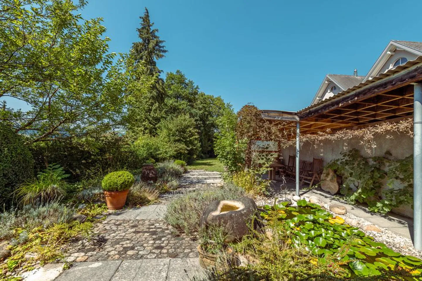 Villa in exclusive southern slope location - Photo 14 of 15