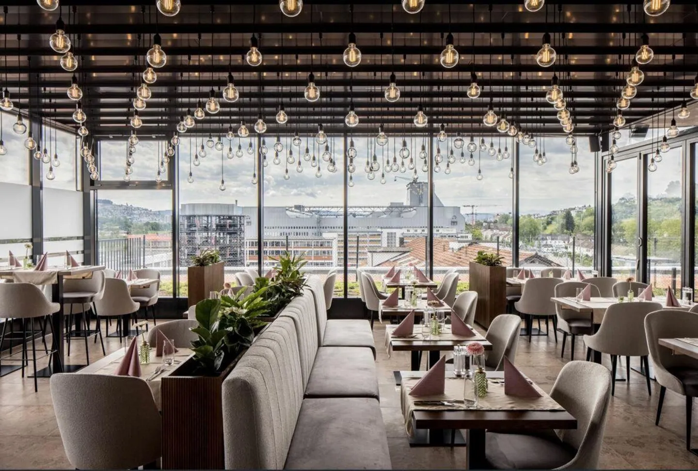 Rooftop Restaurant/Bar for rent - Photo 1 of 5