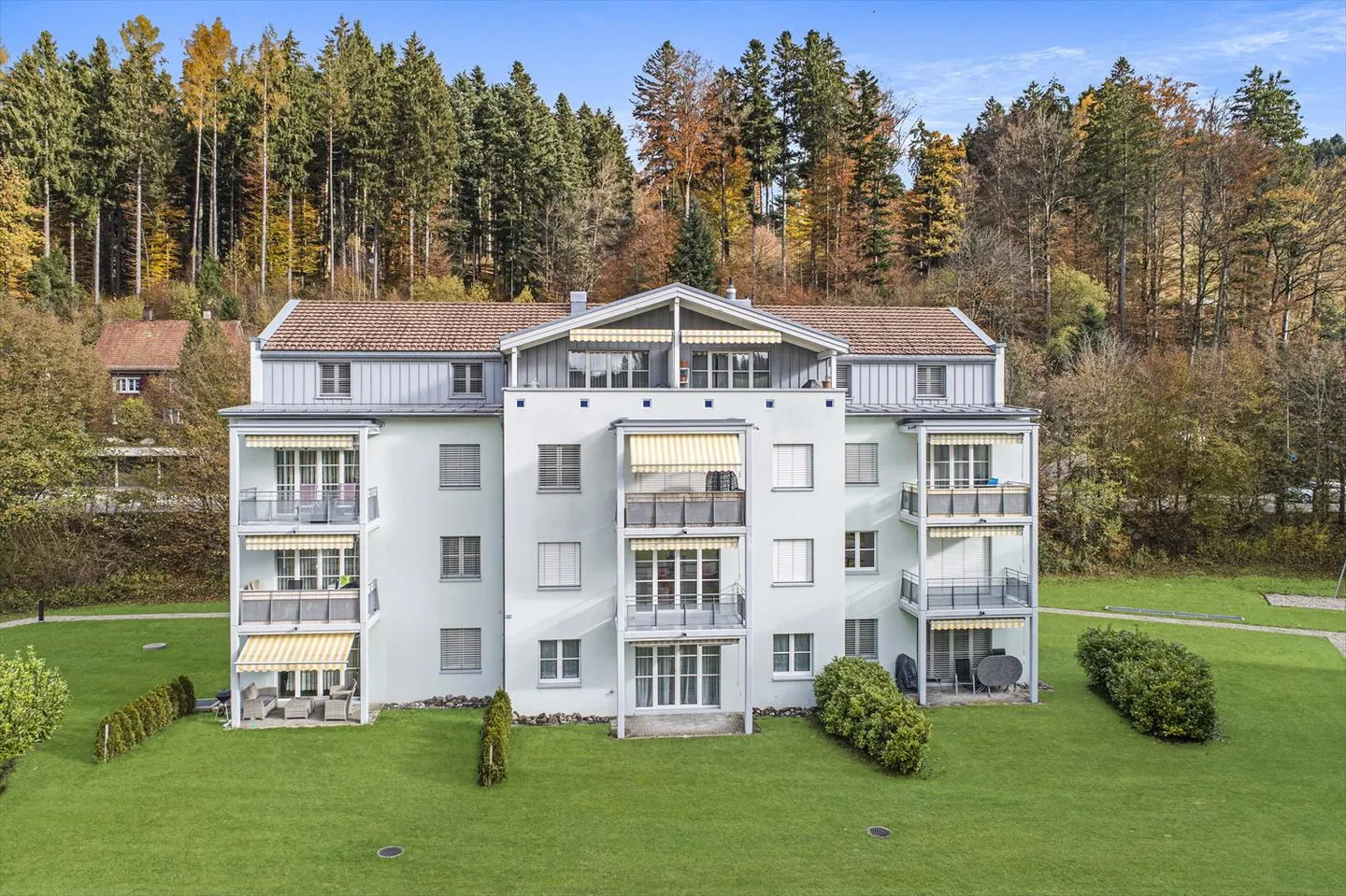 Appartement confortable dans le vert - Photo 2 sur 8