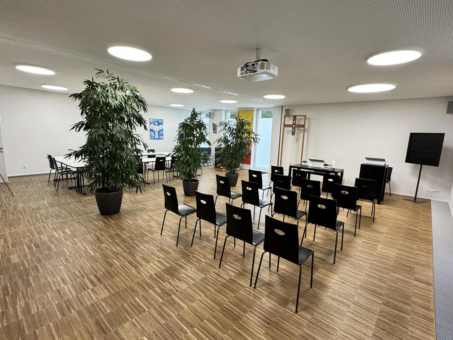 Ampie strutture commerciali di 218m2 nel centro di Rothenburg - Foto 1 di 17