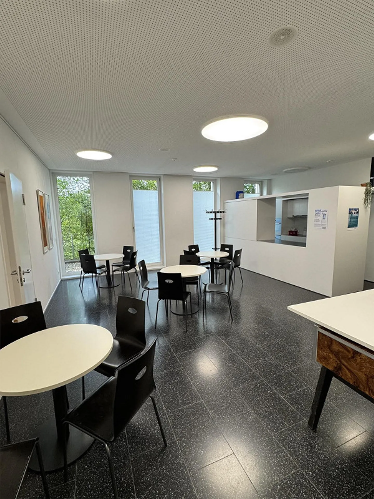 Ampie strutture commerciali di 218m2 nel centro di Rothenburg - Foto 12 di 17