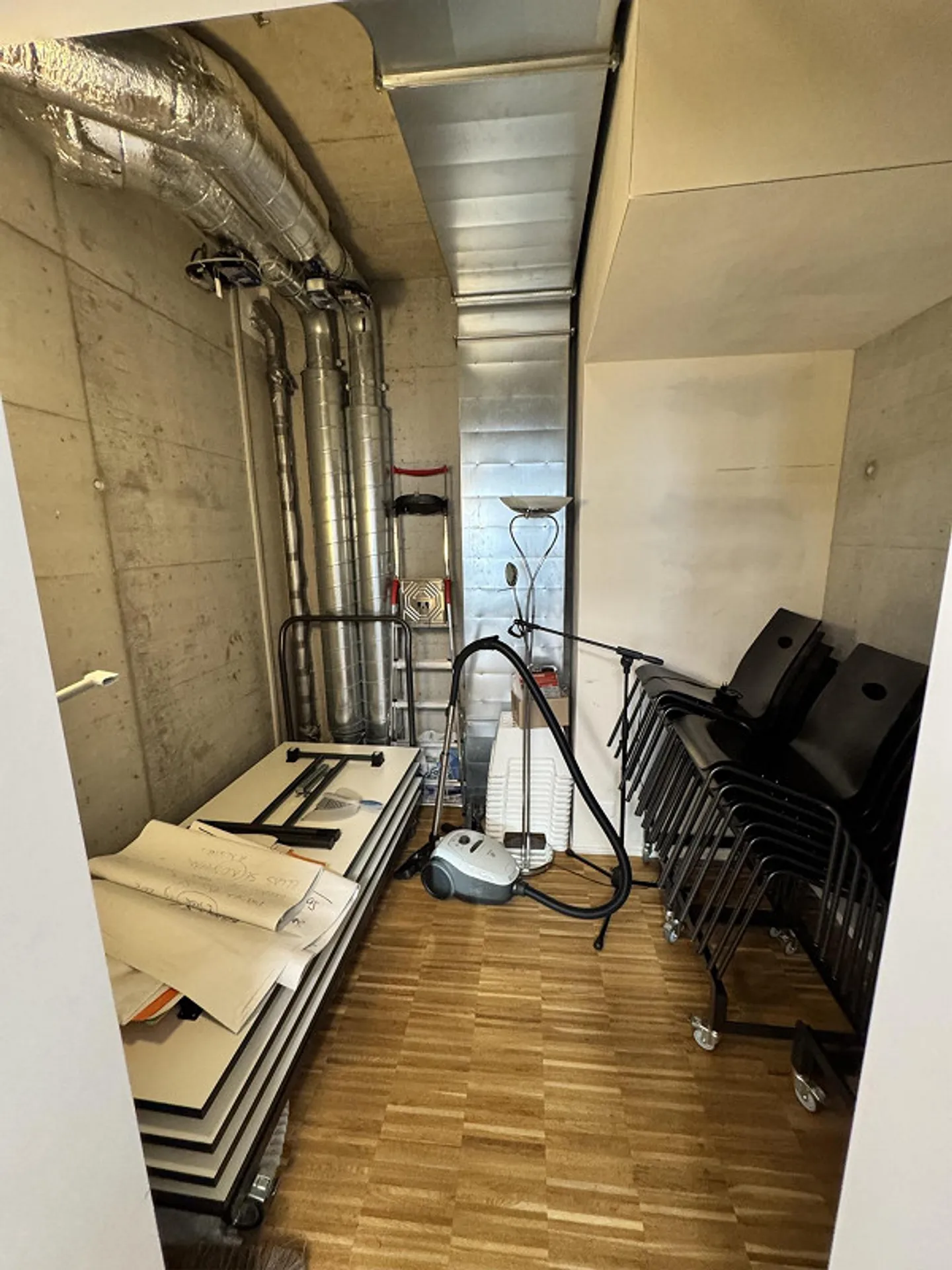 Ampie strutture commerciali di 218m2 nel centro di Rothenburg - Foto 13 di 17