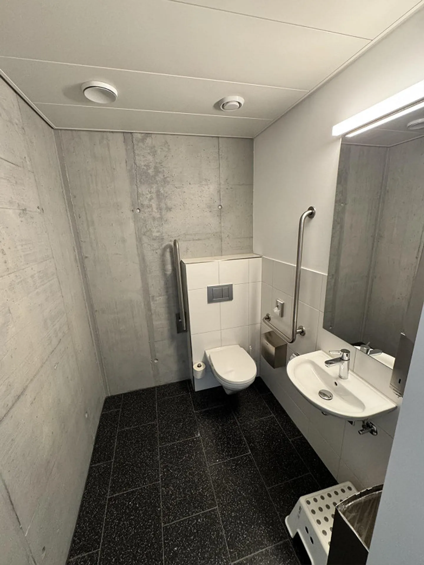 Ampie strutture commerciali di 218m2 nel centro di Rothenburg - Foto 15 di 17