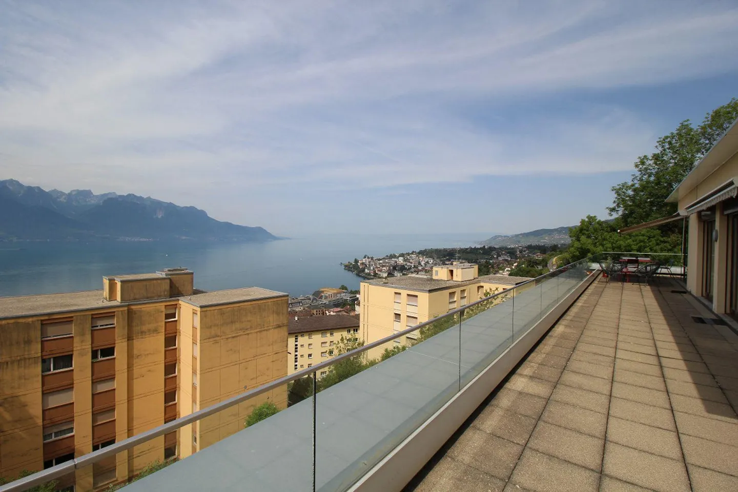 Attico Stupendo con Vista Lago - Foto 4 di 13