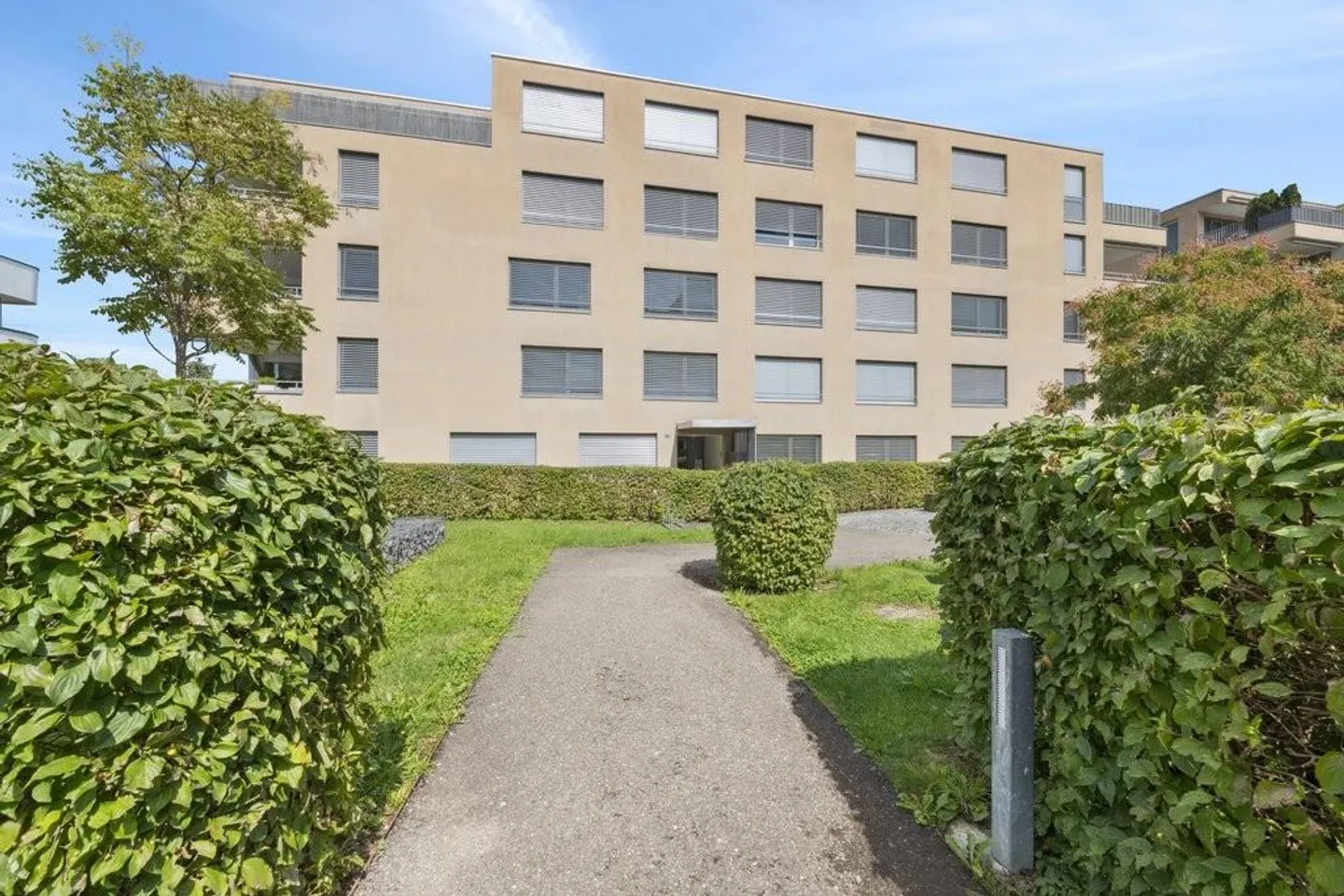 Appartamento di alta qualità con 5,5 stanze a pochi minuti dal lago di Zurigo - Foto 1 di 9