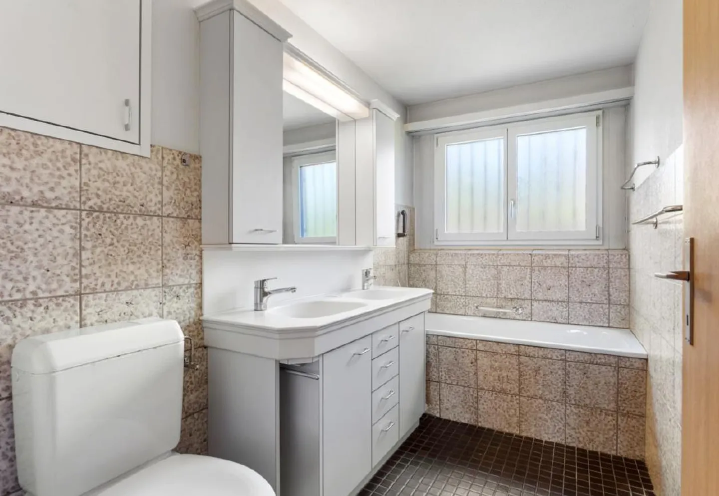 Charming Single-Family Home - Photo 6 of 15