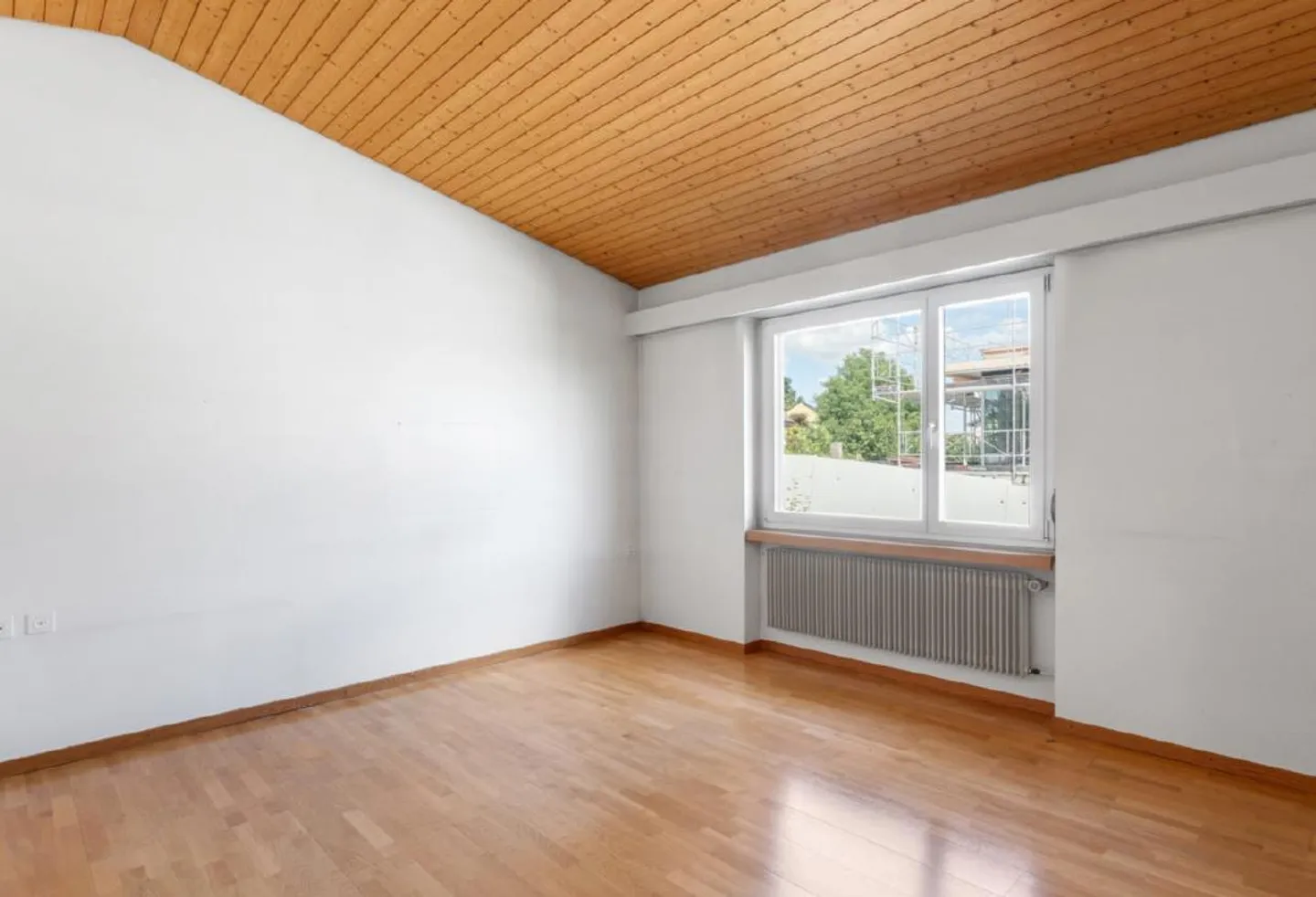 Charming Single-Family Home - Photo 8 of 15