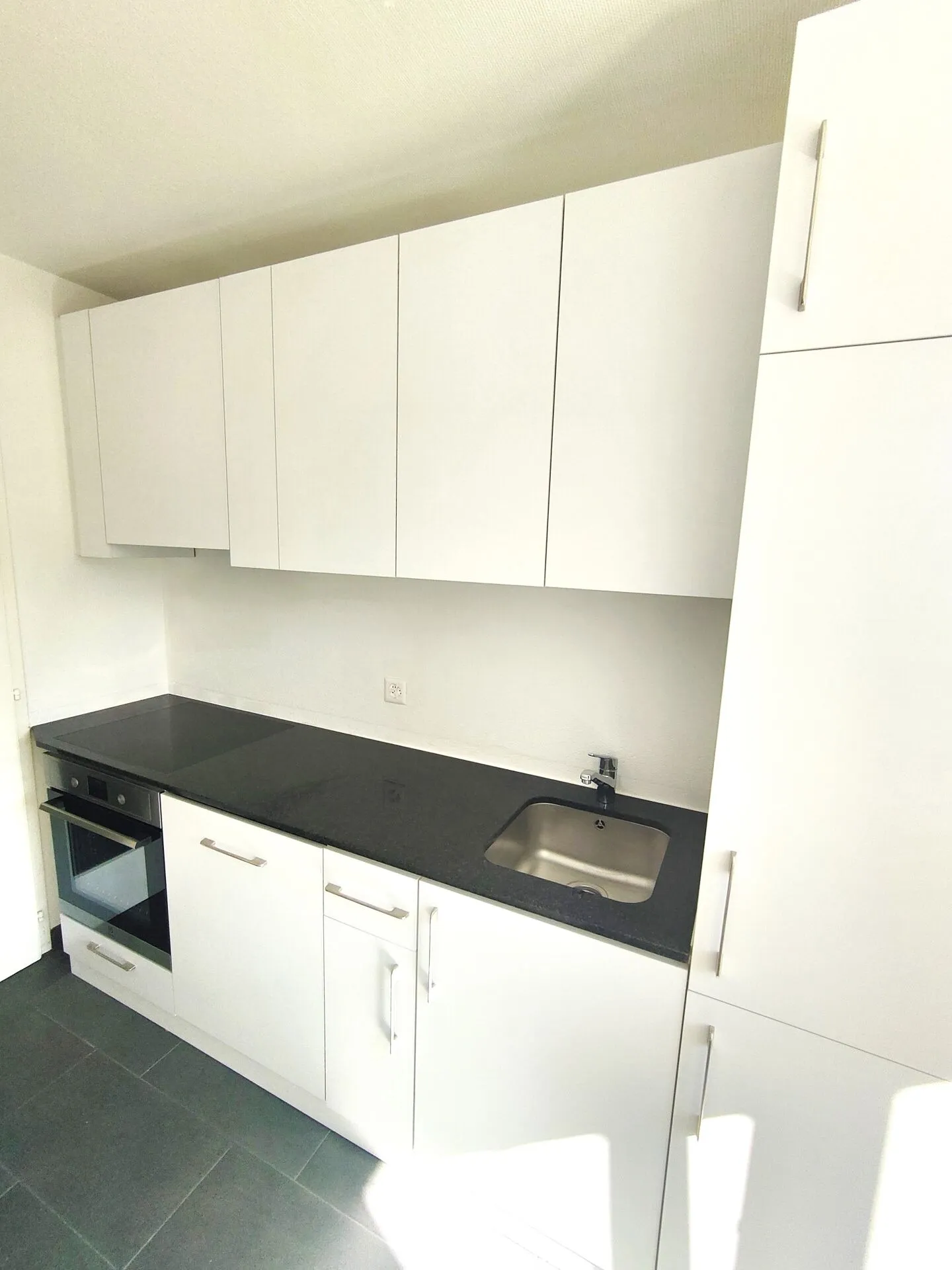 Spacious 2-room apartment in Reinach - Photo 5 of 7