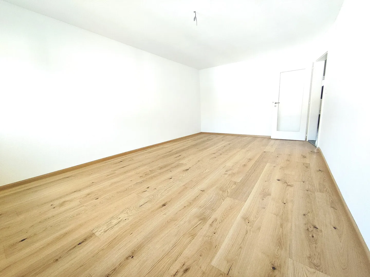 Spacious 2-room apartment in Reinach - Photo 2 of 7