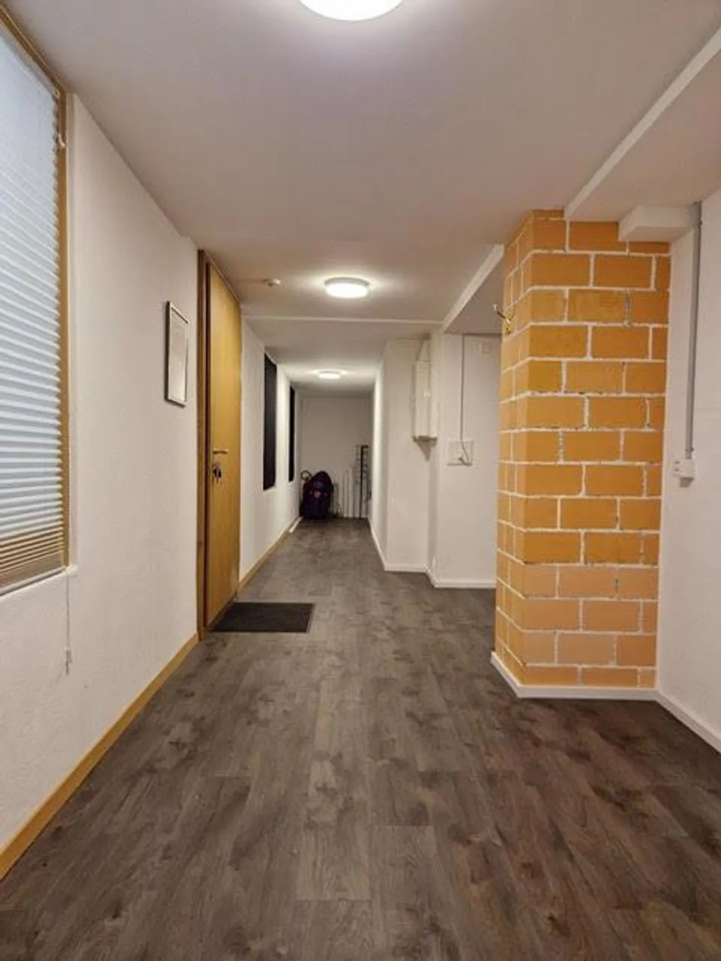 Espace de bureau/espace commercial - Photo 1 sur 9