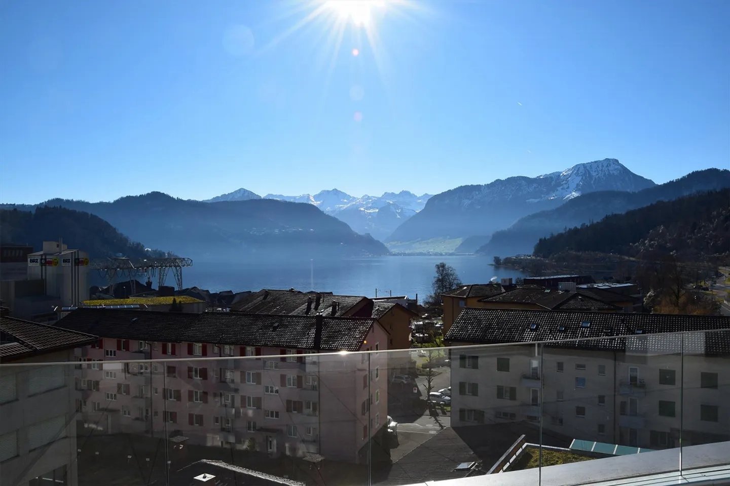 Appartamento attico di 4,5 locali con vista lago - Foto 1 di 27