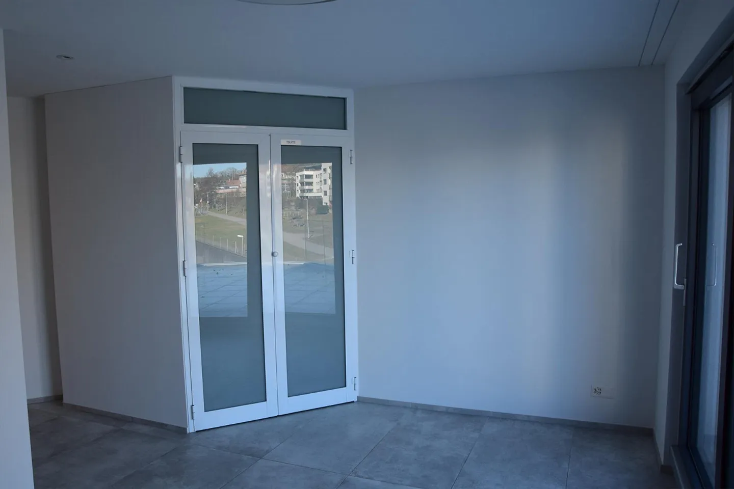 Appartamento attico di 4,5 locali con vista lago - Foto 4 di 27