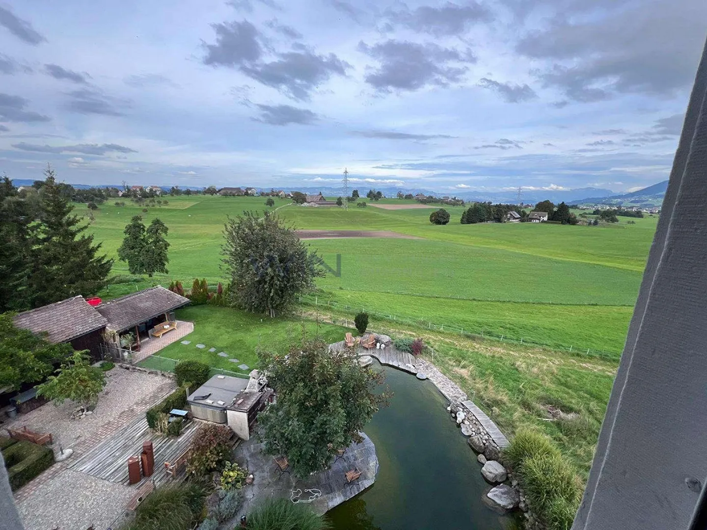 Charmantes Mehrfamilienhaus - Foto 1 von 13