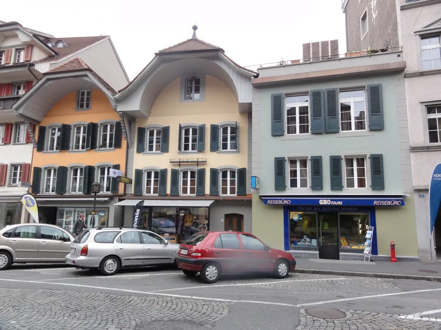 Bellissimo locale commerciale in posizione centrale a Thun - Foto 1 di 8