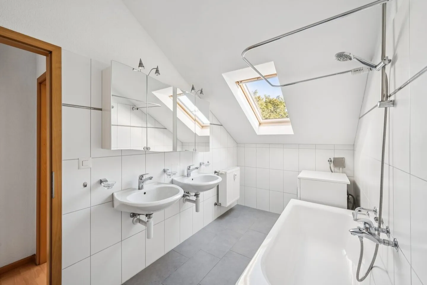 Appartement de Luxe avec Vue Époustouflante - Photo 3 sur 6