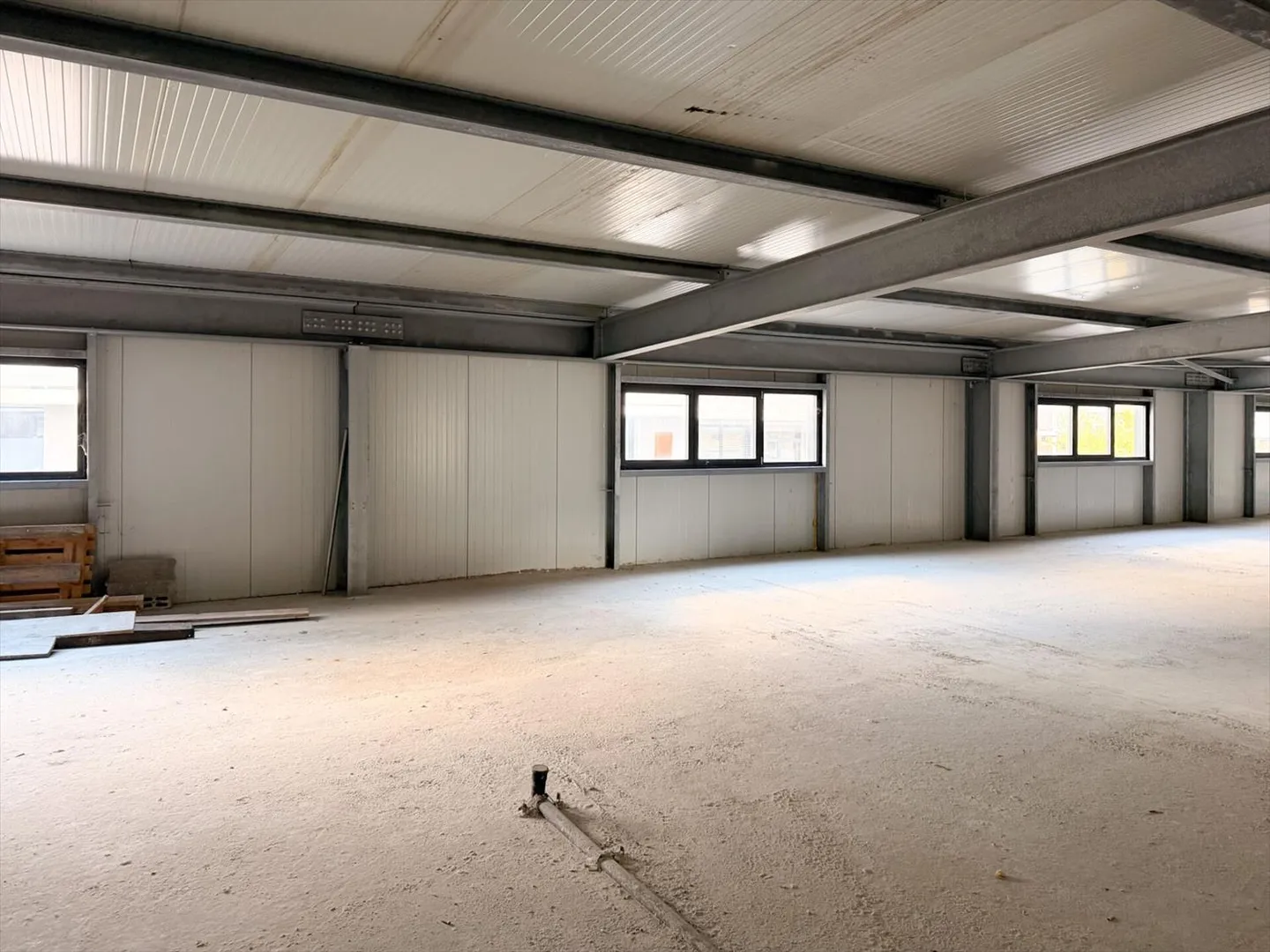 Modernes Büro/Lager in Saxon - Foto 4 von 5