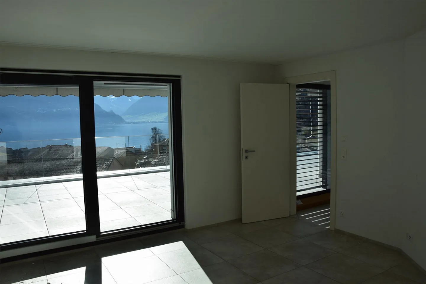 Appartamento attico di 4,5 locali con vista lago - Foto 20 di 27