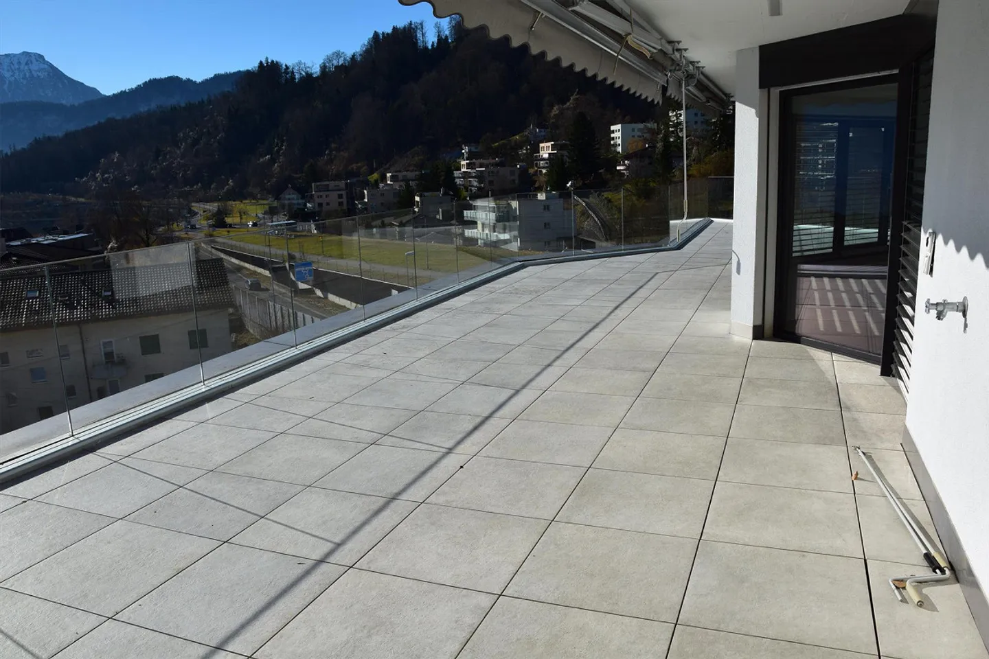 Appartamento attico di 4,5 locali con vista lago - Foto 24 di 27