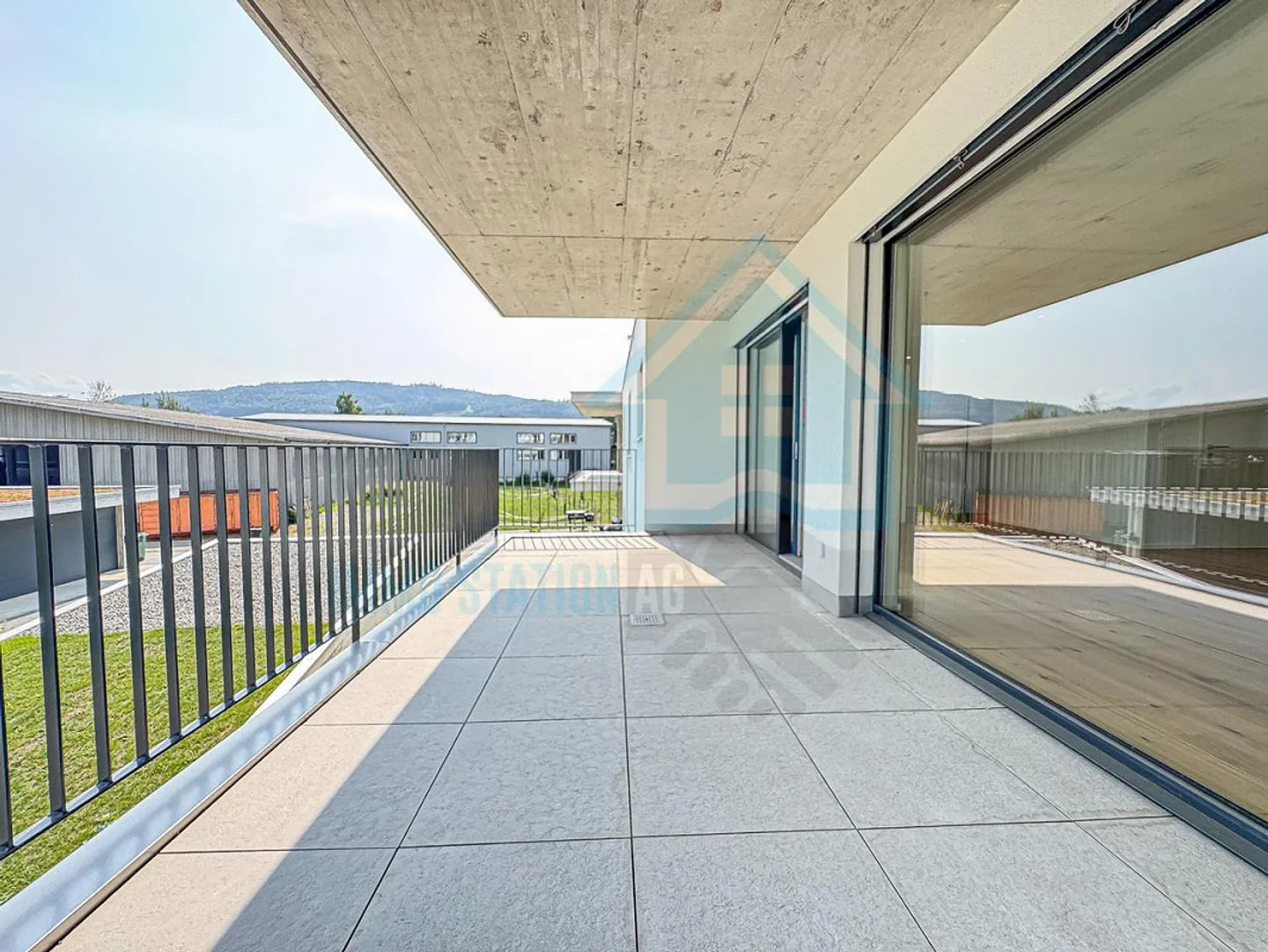 Prima locazione appartamento nuovo 3.5 locali con balcone e attrezzature di alta qualità - Foto 9 di 13