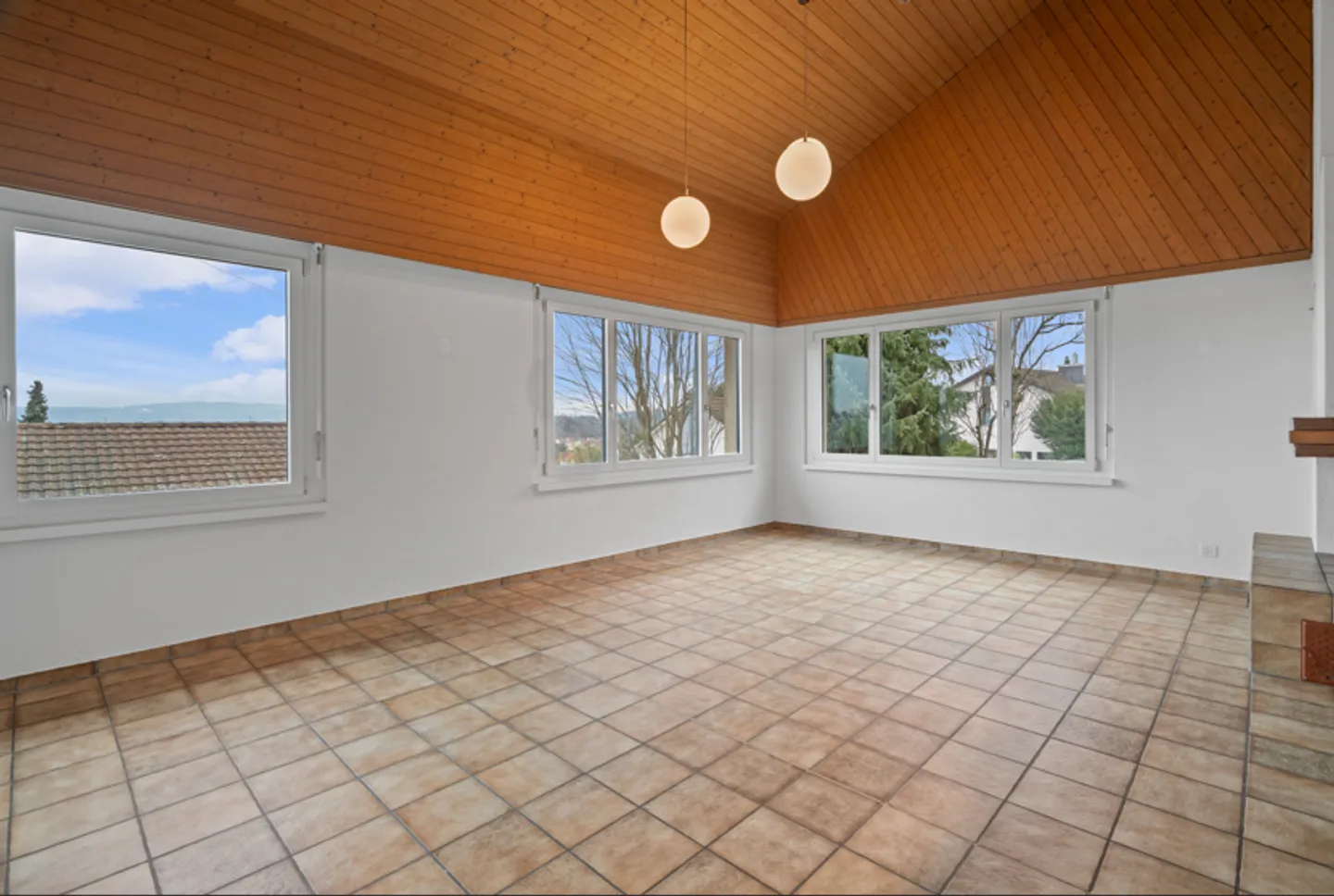 Maison individuelle indépendante dans un quartier résidentiel calme et élevé - Photo 1 sur 5