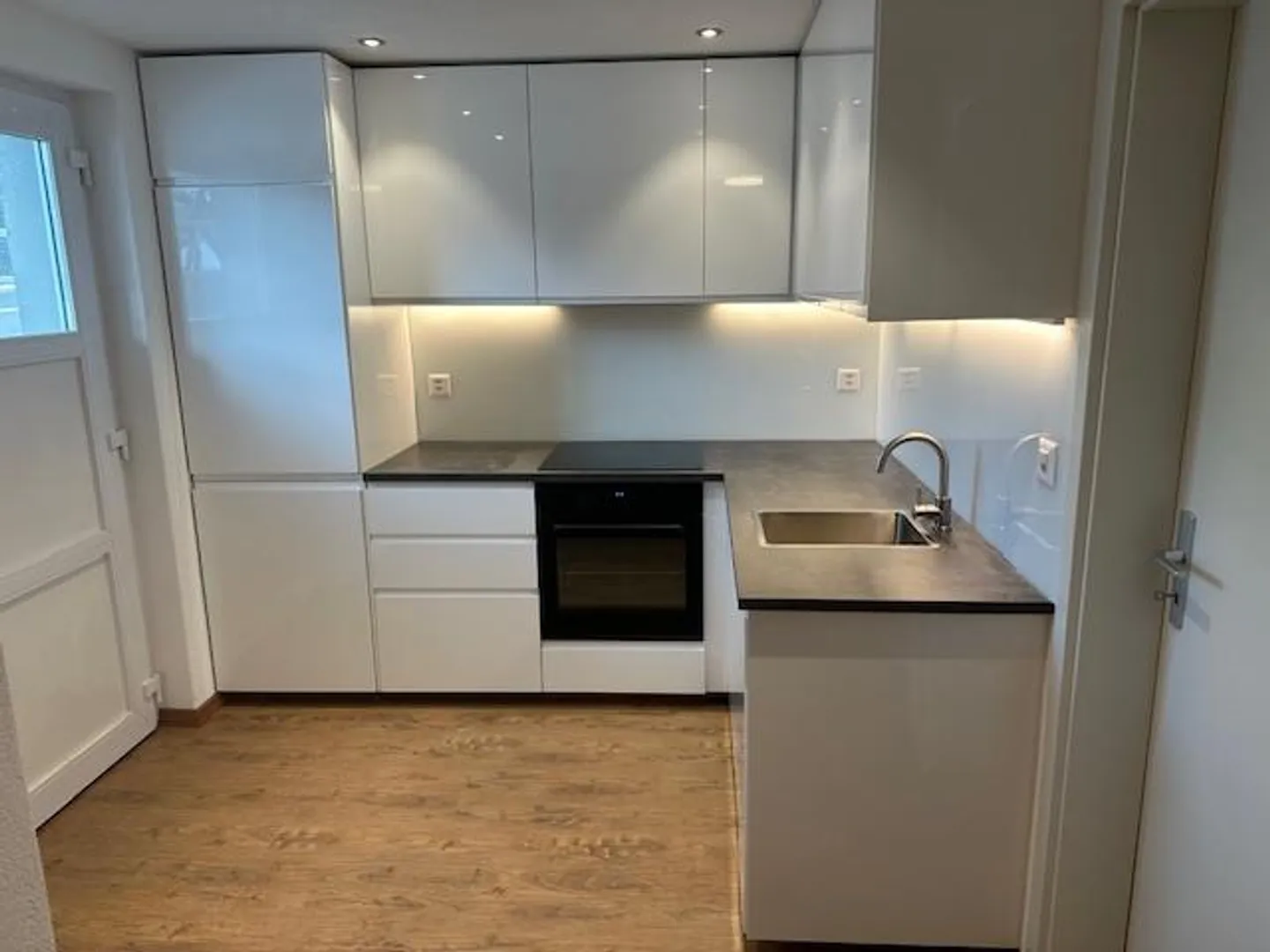 appartamento luminoso con 1 camera da letto, recentemente ristrutturato - Foto 1 di 9